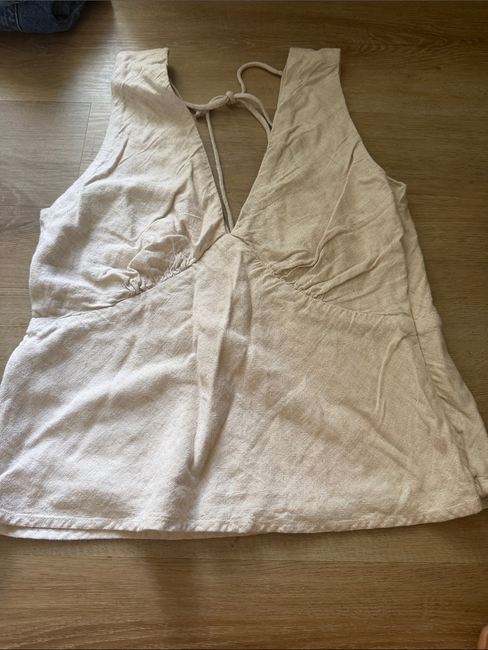Abercrombie Cream V-Neck Tie-Back Tank Top